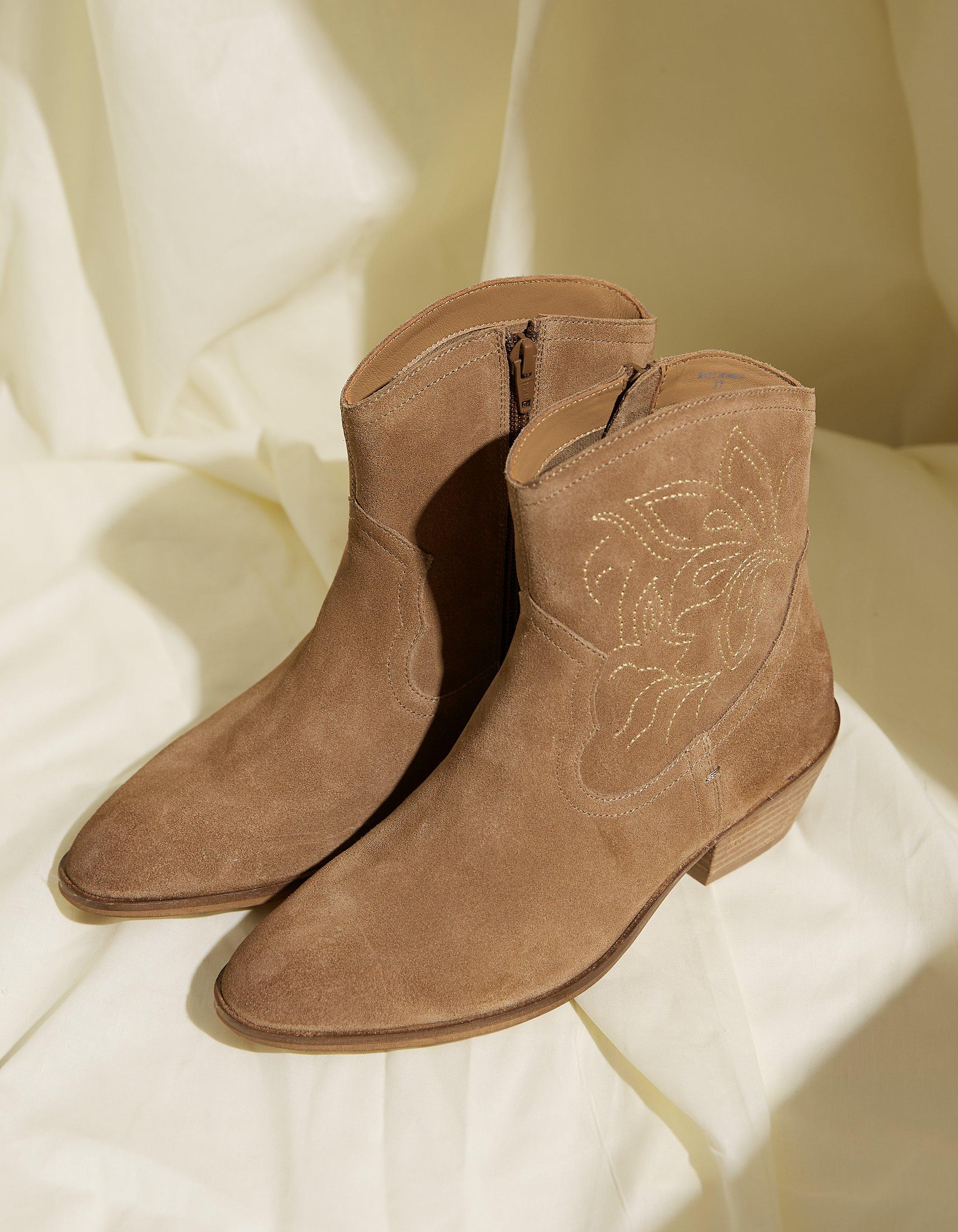 Western ankle boots tan sale