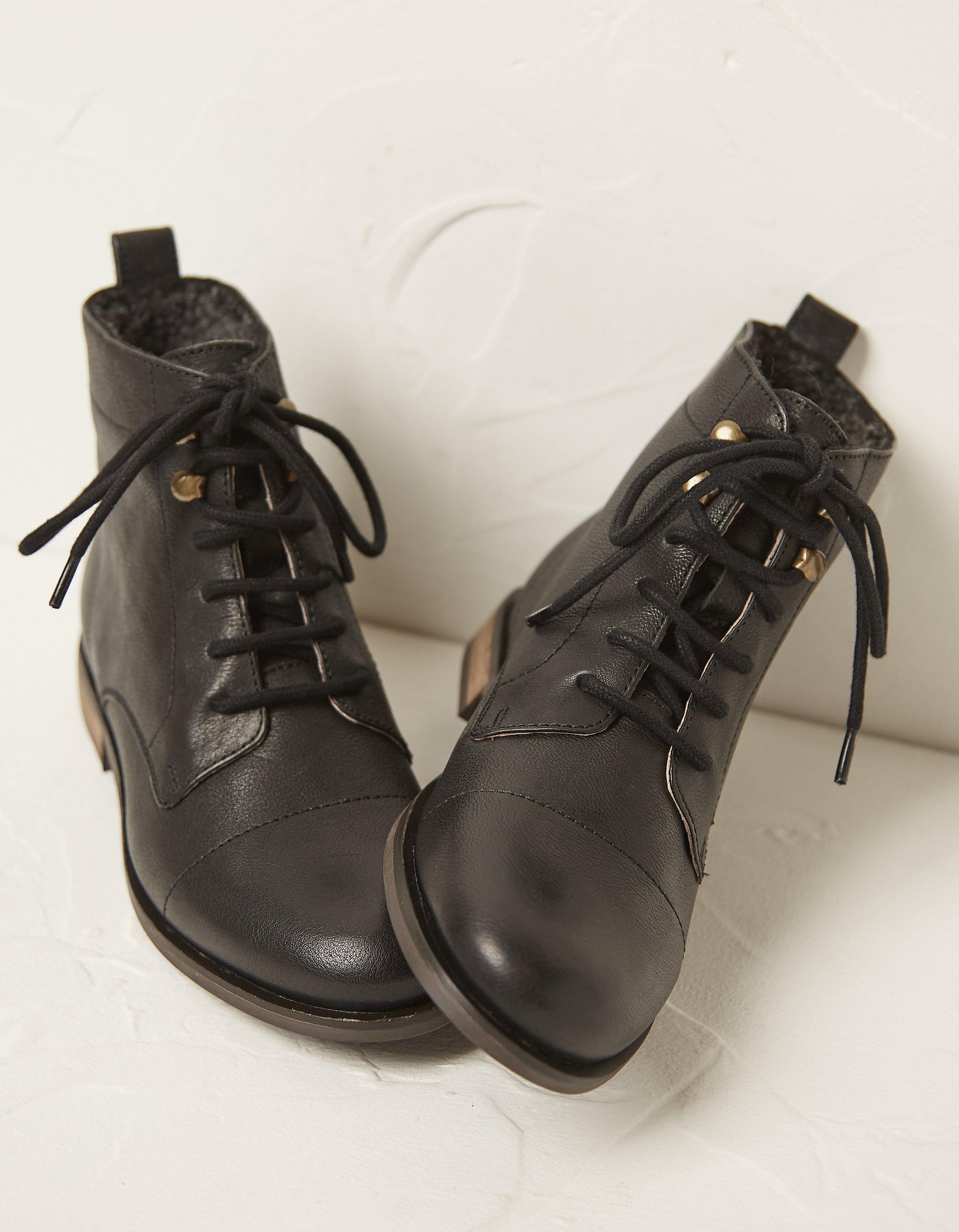 catrin lace up boots