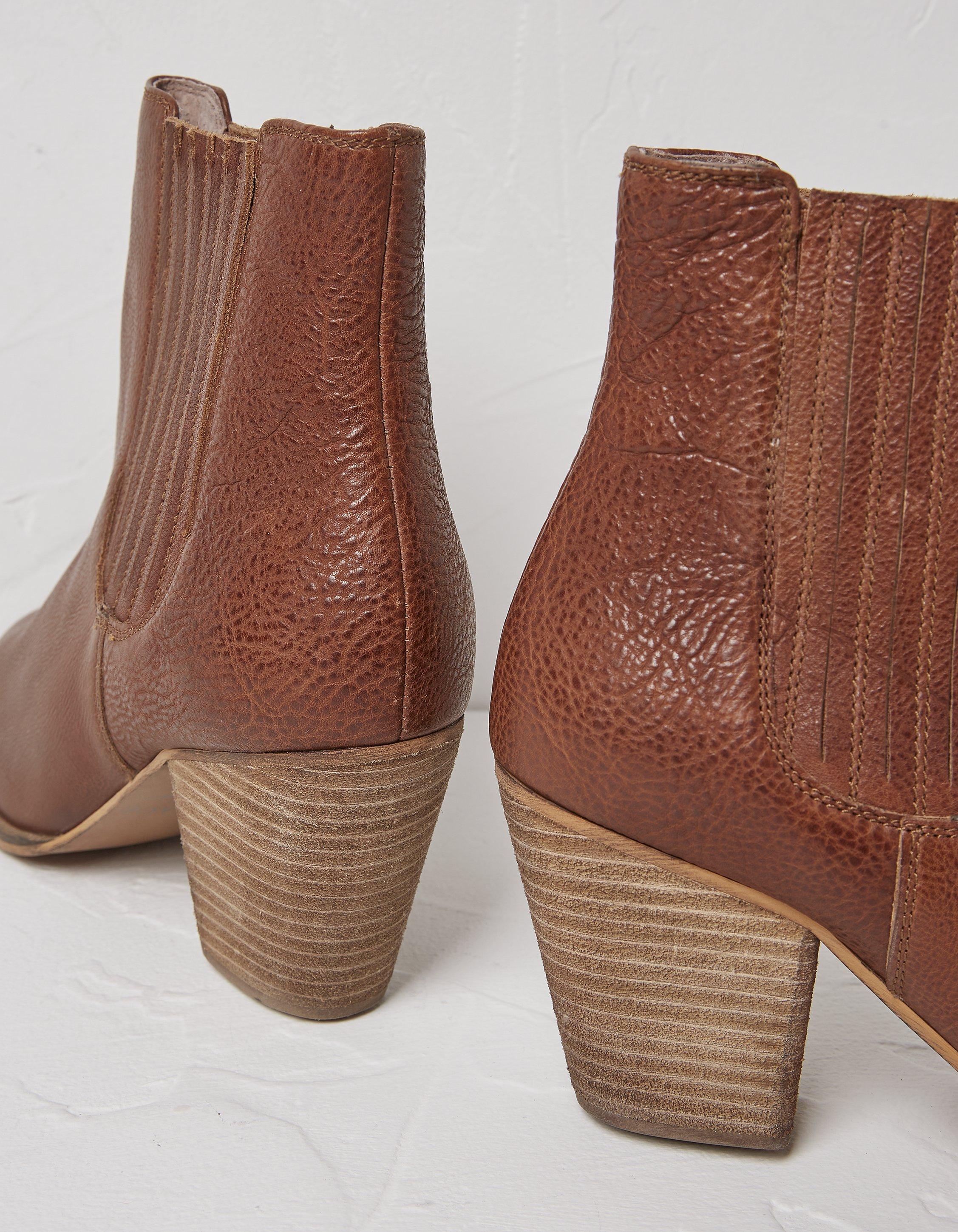 Acorn womens heels hot sale