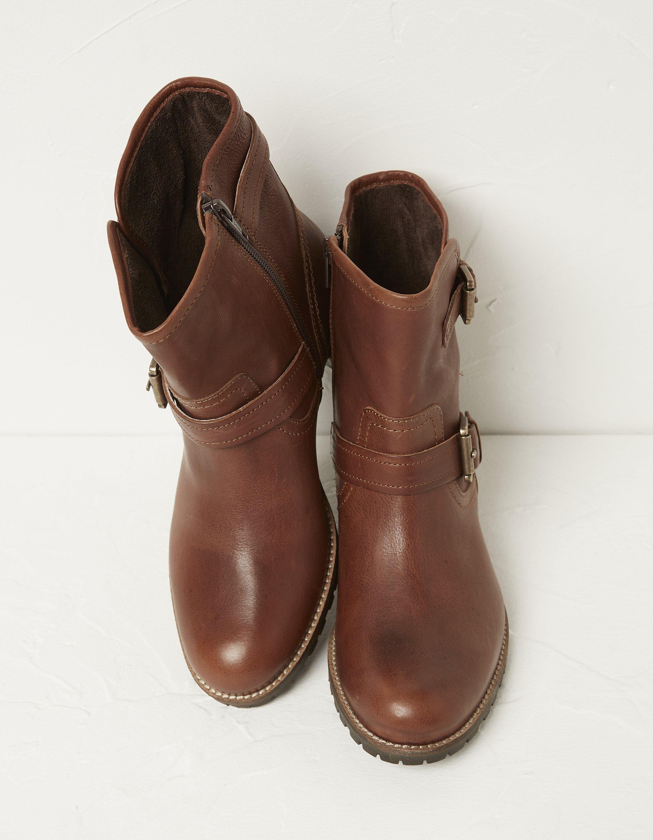 Tan shop biker boots