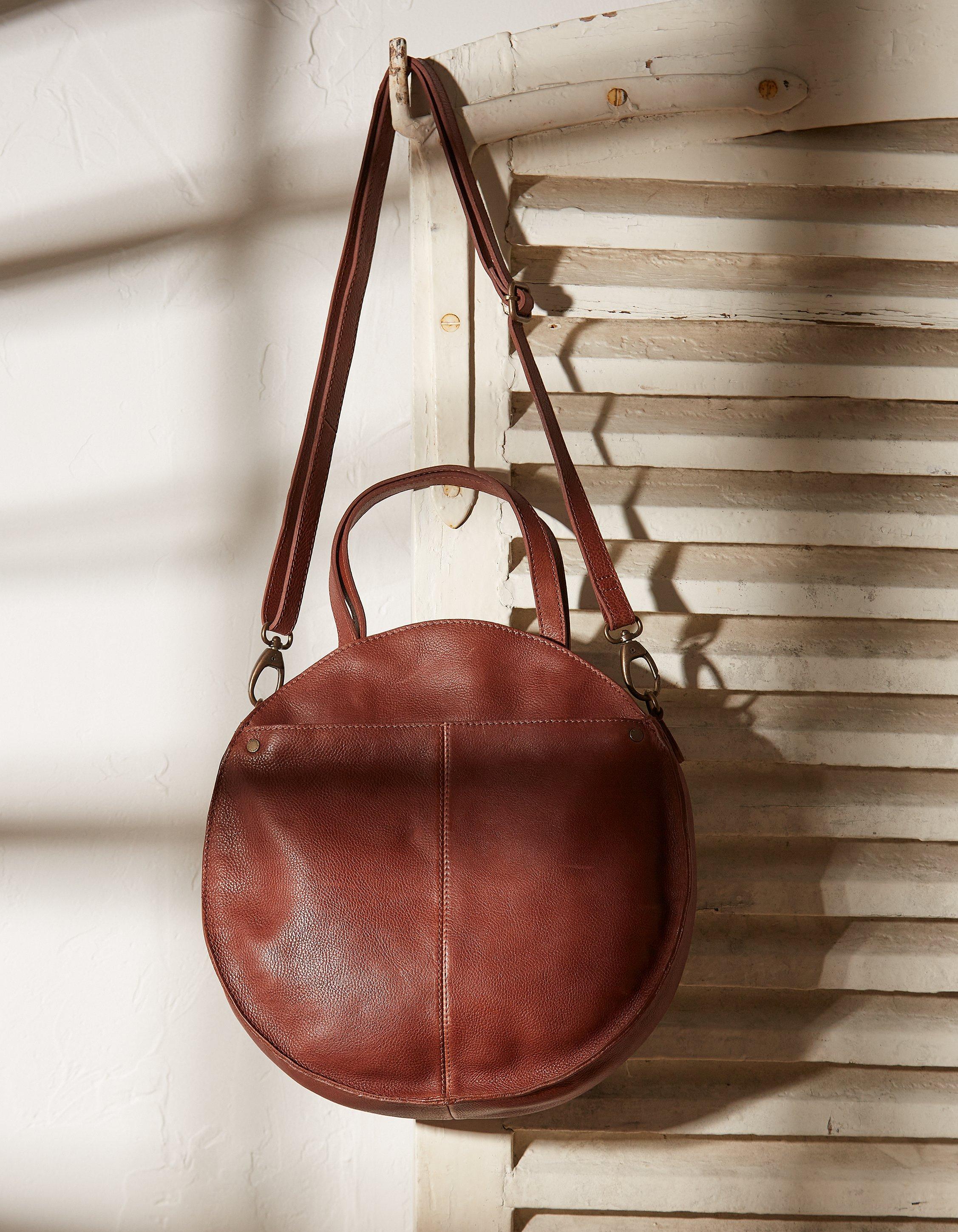 circle bag: Handbags