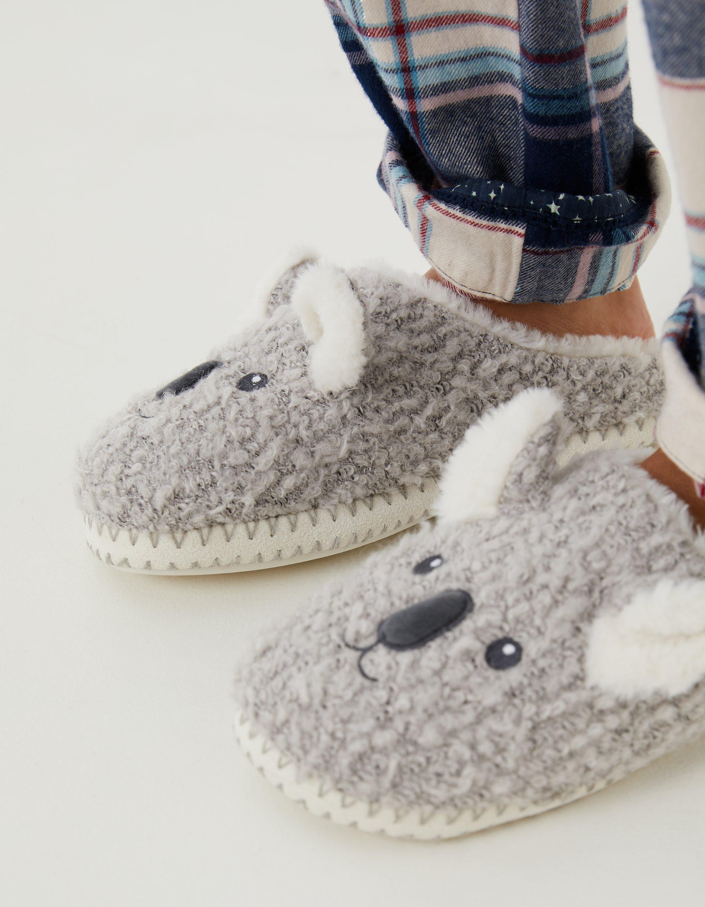 Cozy Like Kylie! 9 Fluffy Slippers to Keep Your Feet Warm During