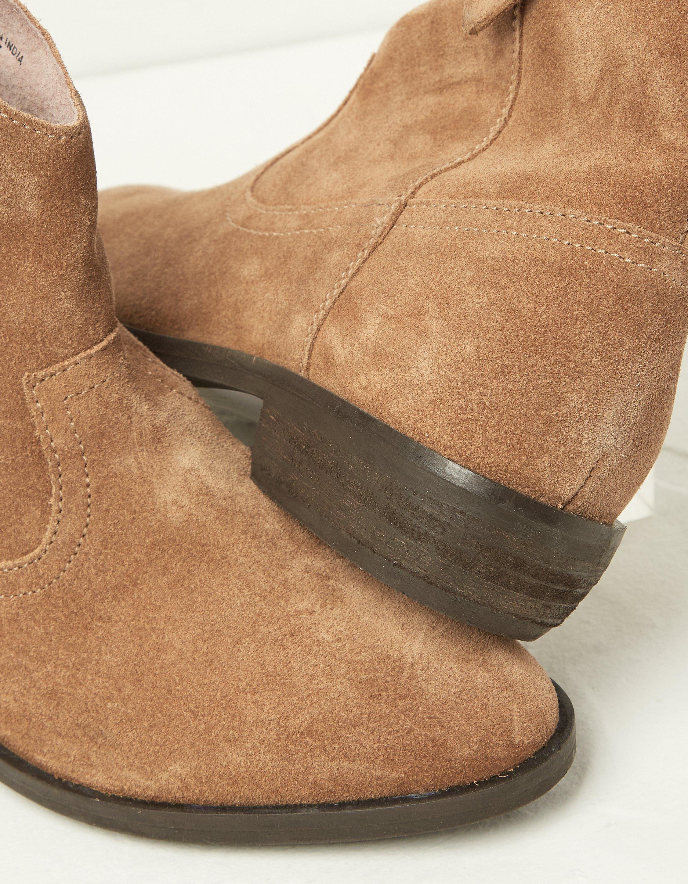 Tan suede flat ankle 2024 boots