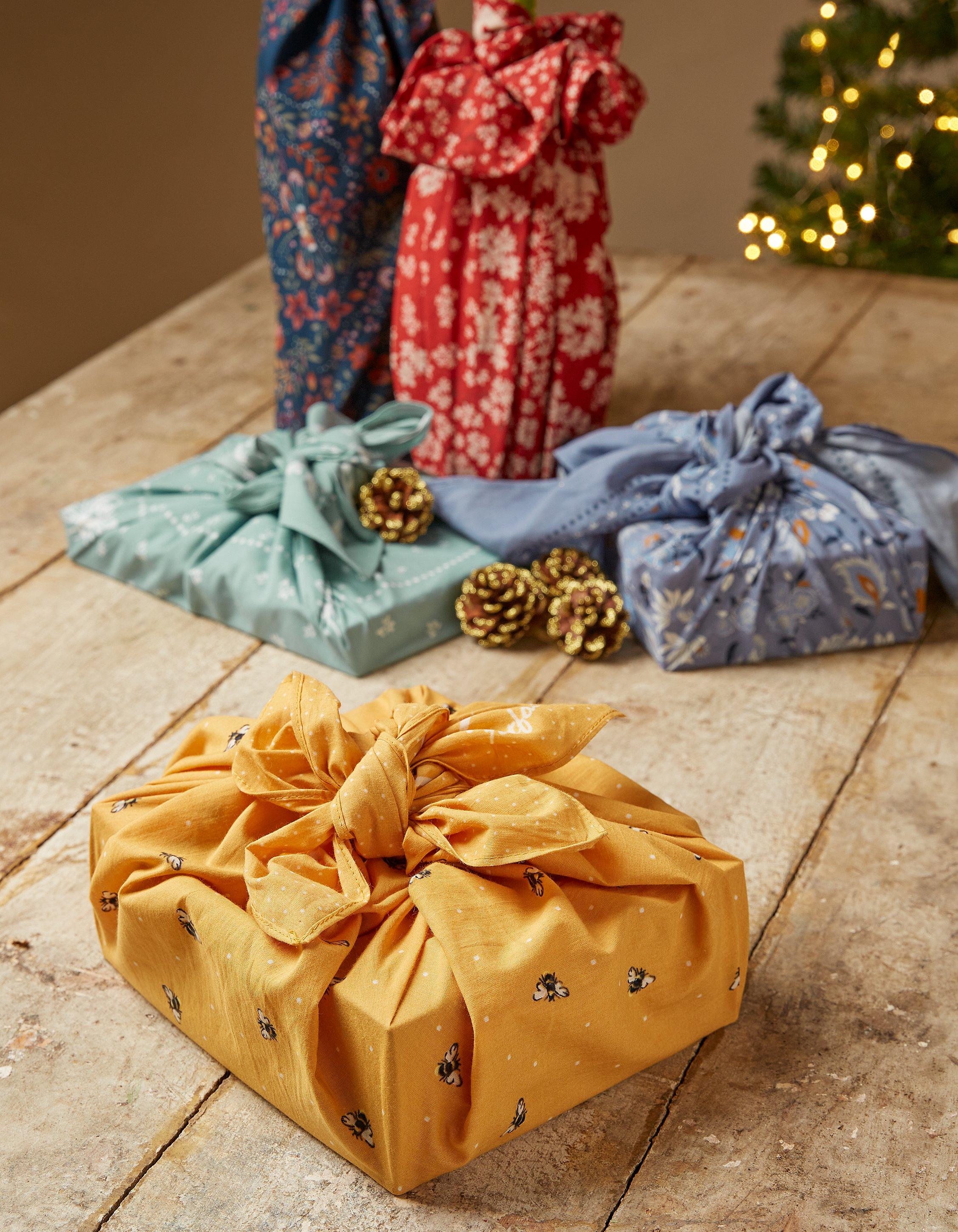 Bee Gift Wrap