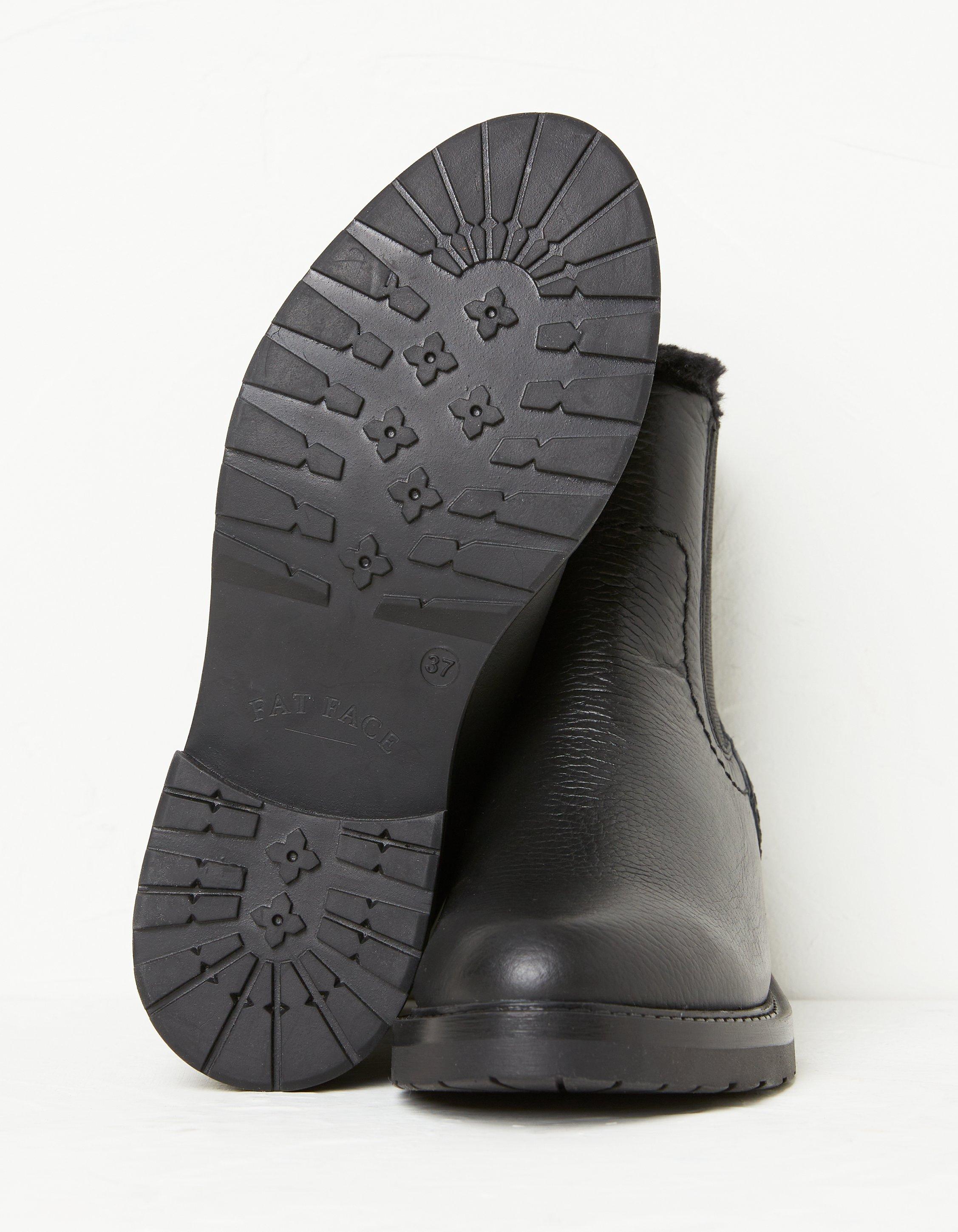 Chelsea boots hotsell with fur lining