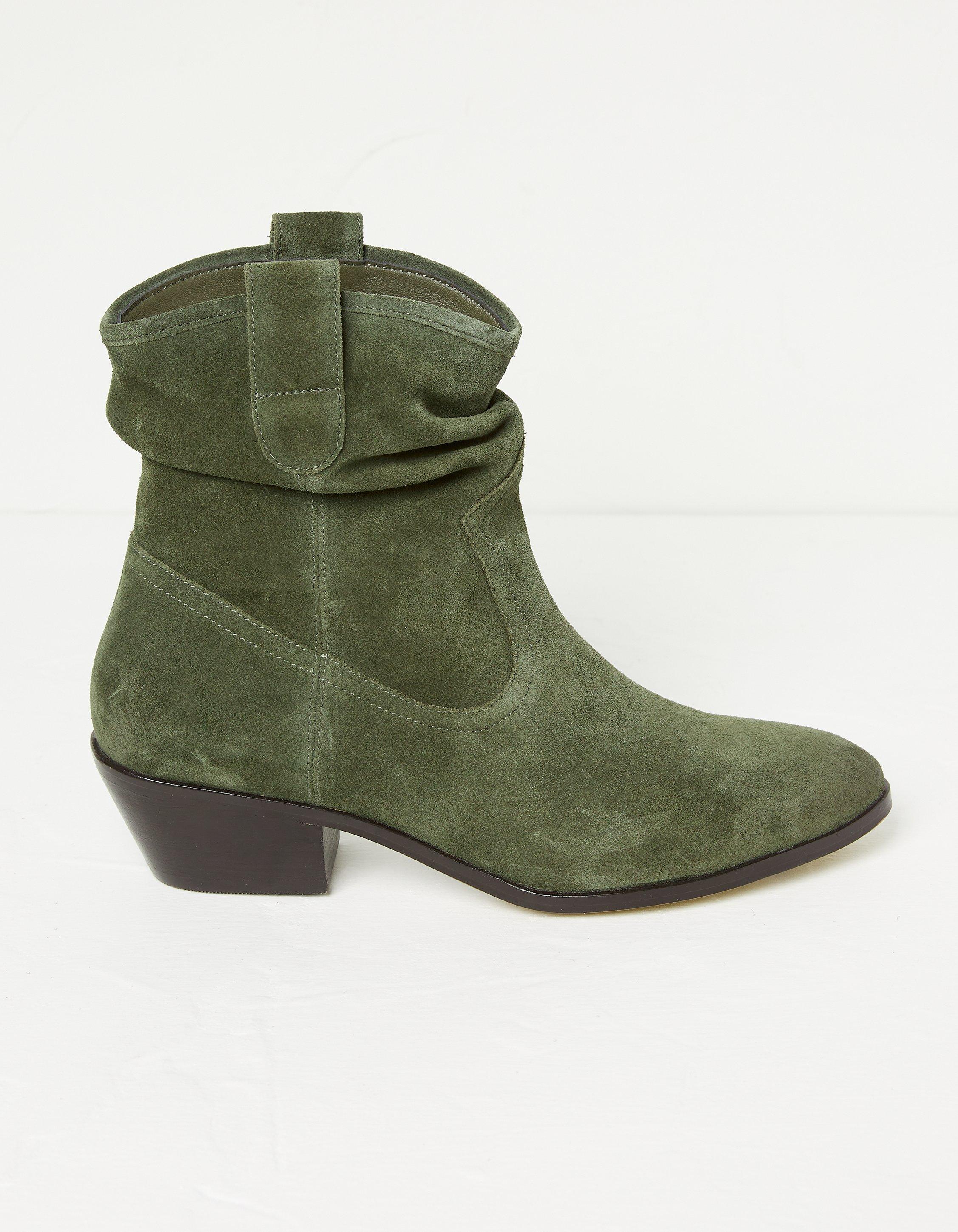 Slouch flat 2025 ankle boots