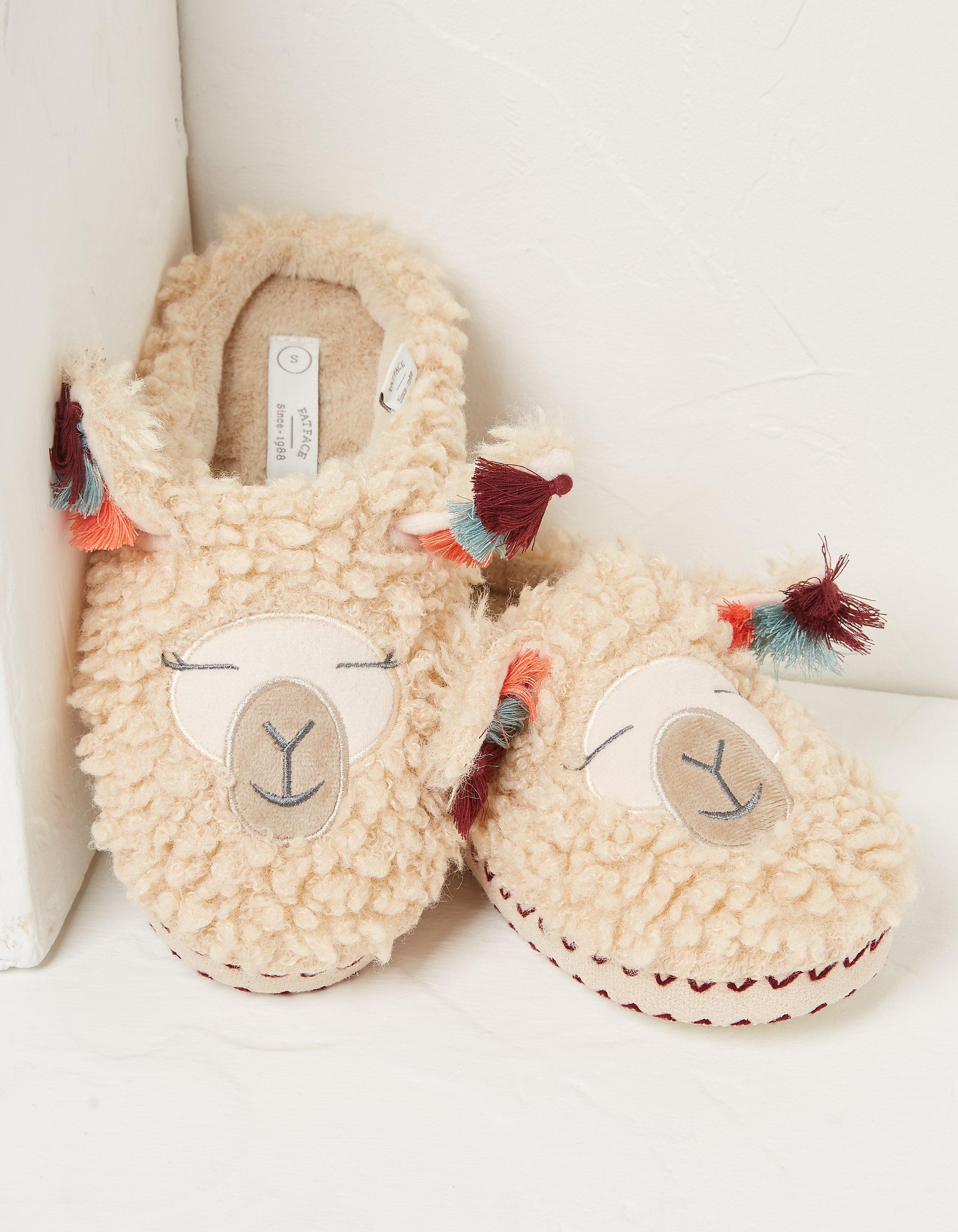 Fat store face slippers