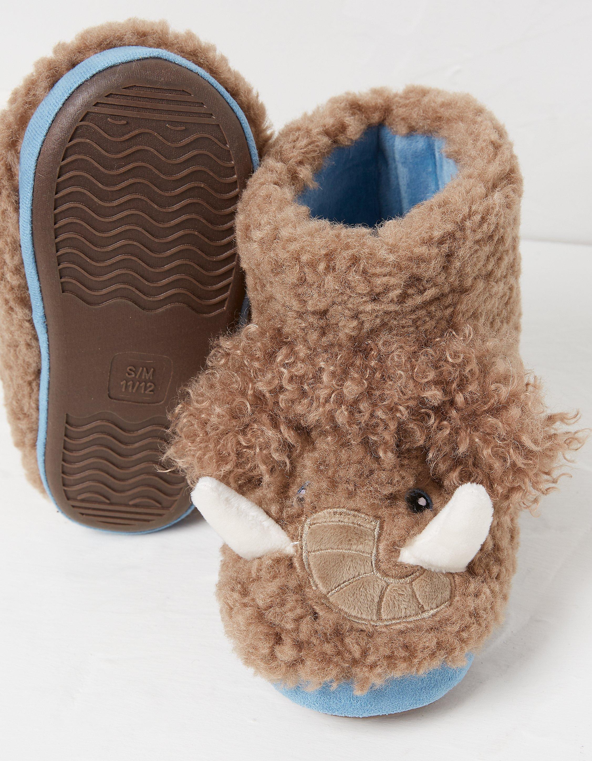 Boys fluffy best sale boot slippers