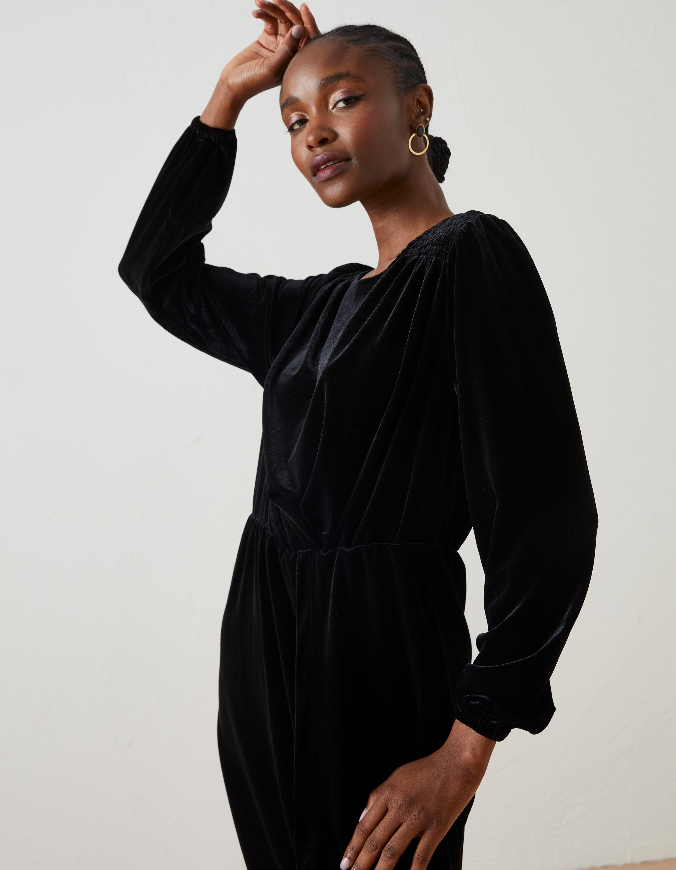 Black long sleeve outlet velvet dress