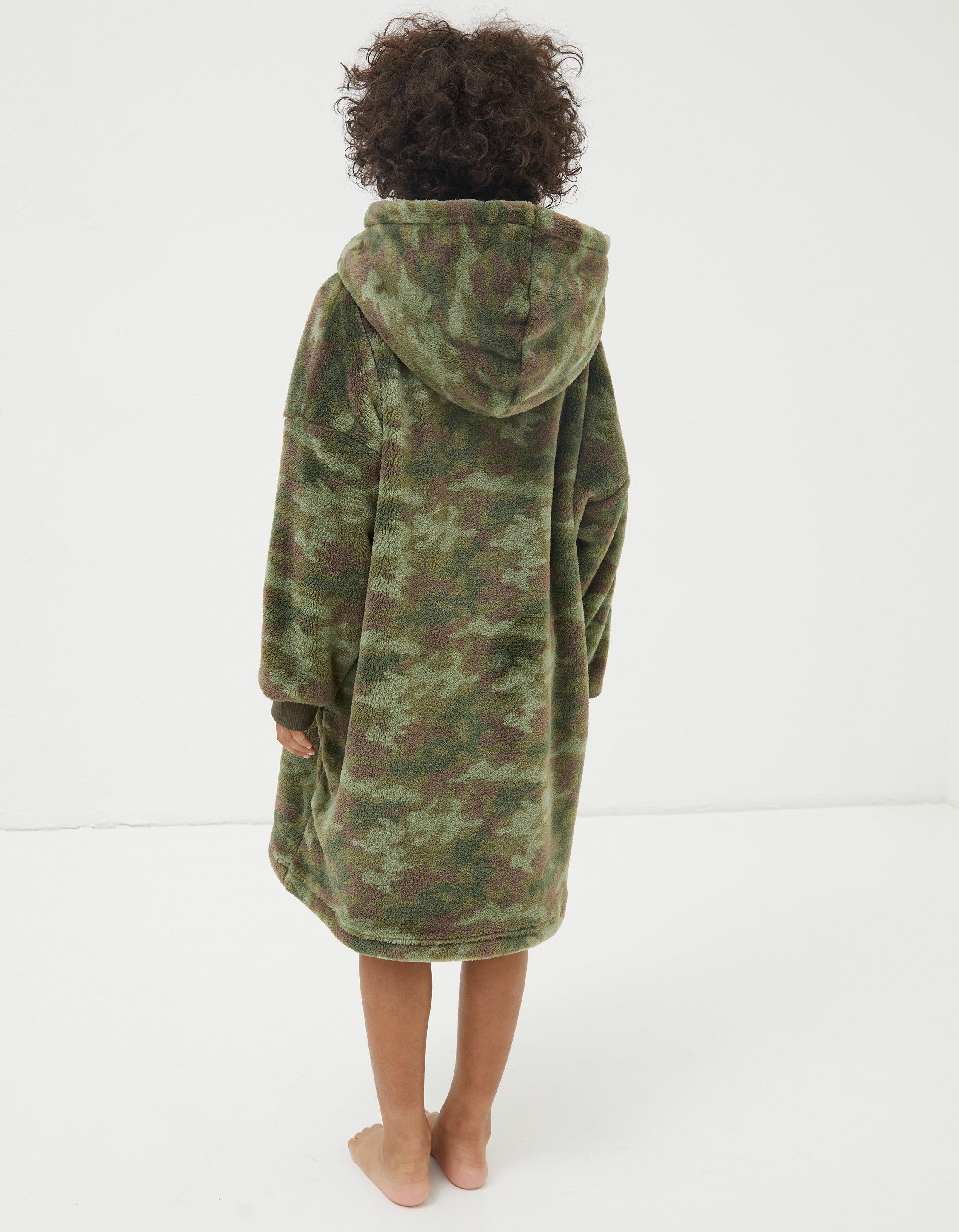 Women's oversized hot sale camo sweatshirt