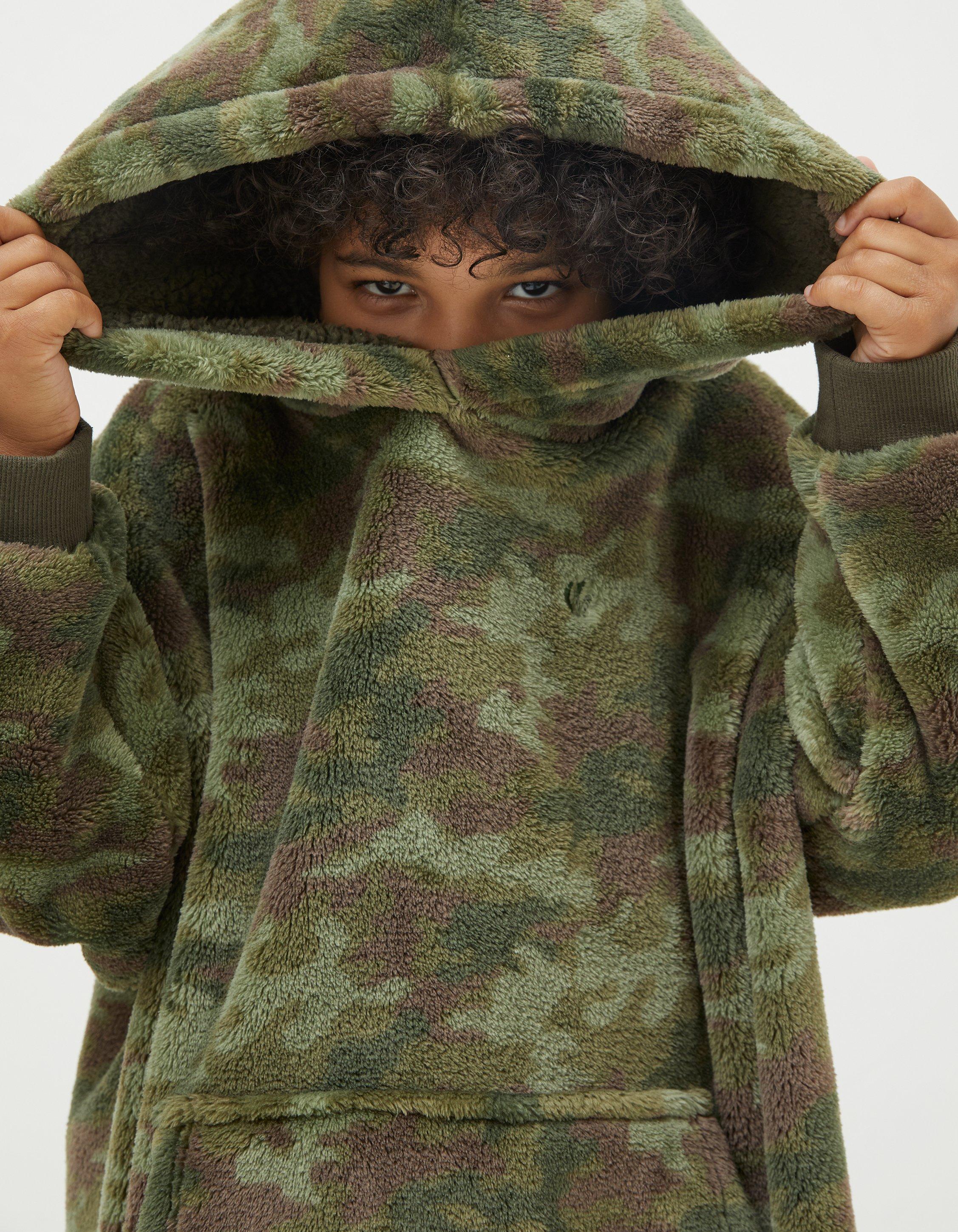 Express oversized camo outlet sweatshirt